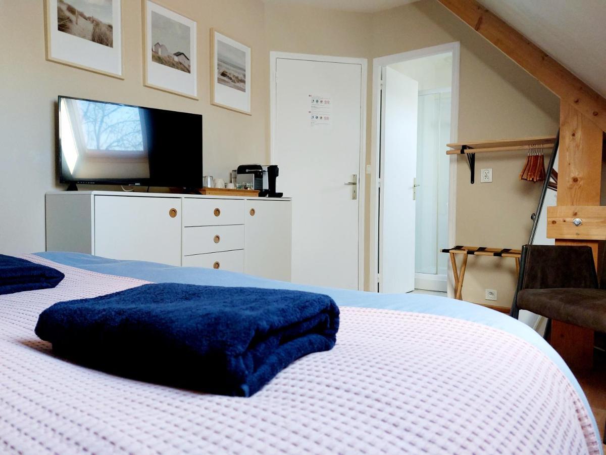 Chambres D'Hotes Chez L'Habitant - Bed& Breakfast Homestay Huisnes-sur-Mer Bagian luar foto